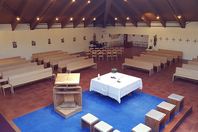 Innenraum der Pfarrkirche St. Vitalis